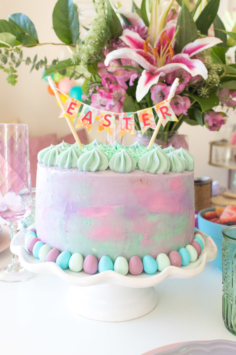DIY washi tape Easter banner cake topper (via www.clubcrafted.com)