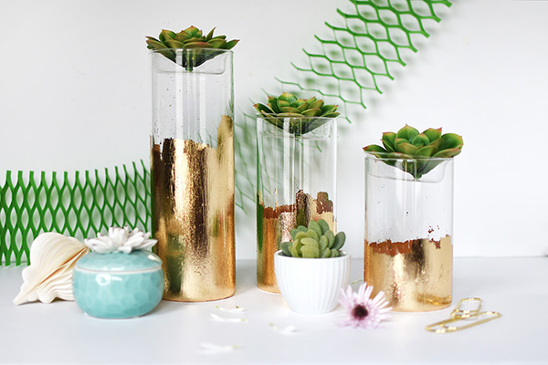DIY glass and gold foil vase for a modern glam space (via www.delineateyourdwelling.com)