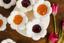 DIY jam-filled sugar flower cookies