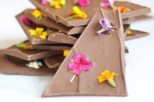 DIY edible flower chocolate bark