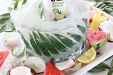 DIY palm leaf frozen ice bucket