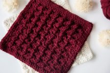 DIY decorative crocheted potholders