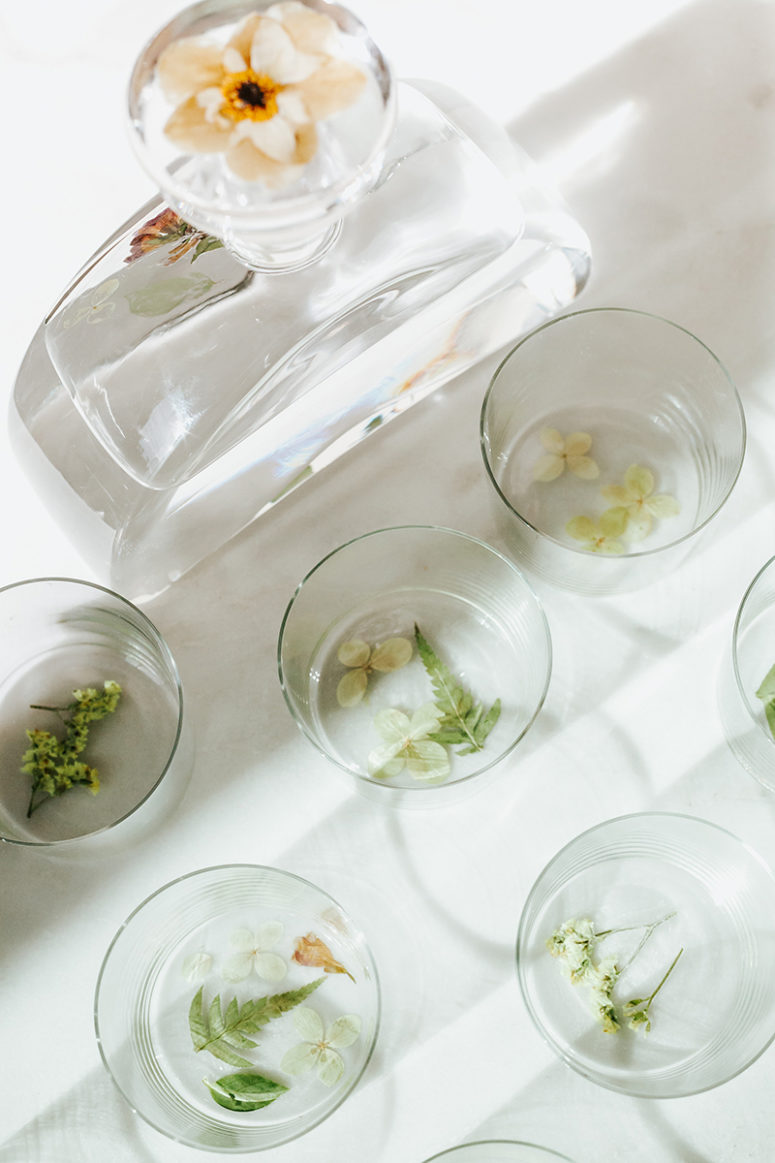 DIY pressed flower glasses and decanters (via jojotastic.com)