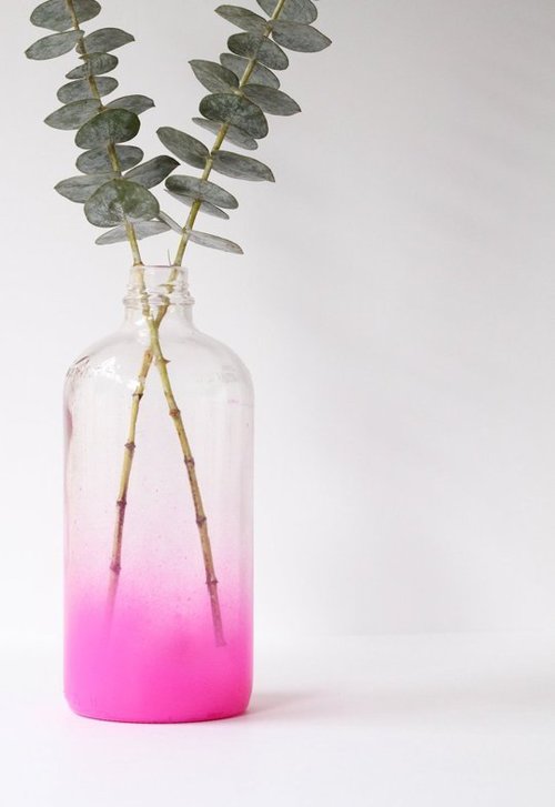 DIY ombre pink vase of a large bottle (via www.jerricazaricdesign.com)