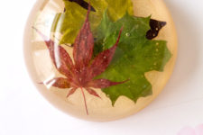DIY fall leaf resin paperweight