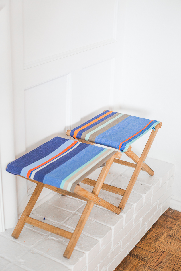 DIY bright beach inspired camp stools with striped seats (via pencilshavingsstudio.com)