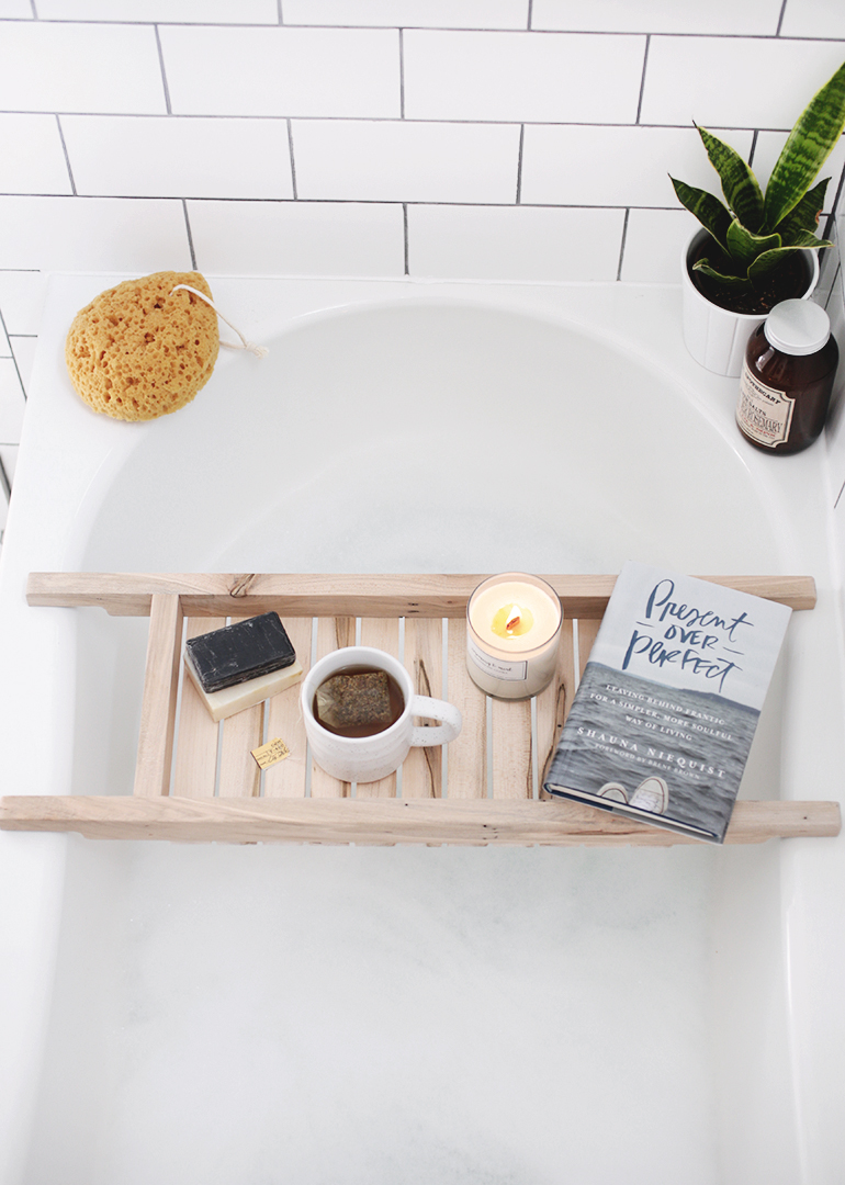 DIY natural-looking wooden bath caddy (via themerrythought.com)