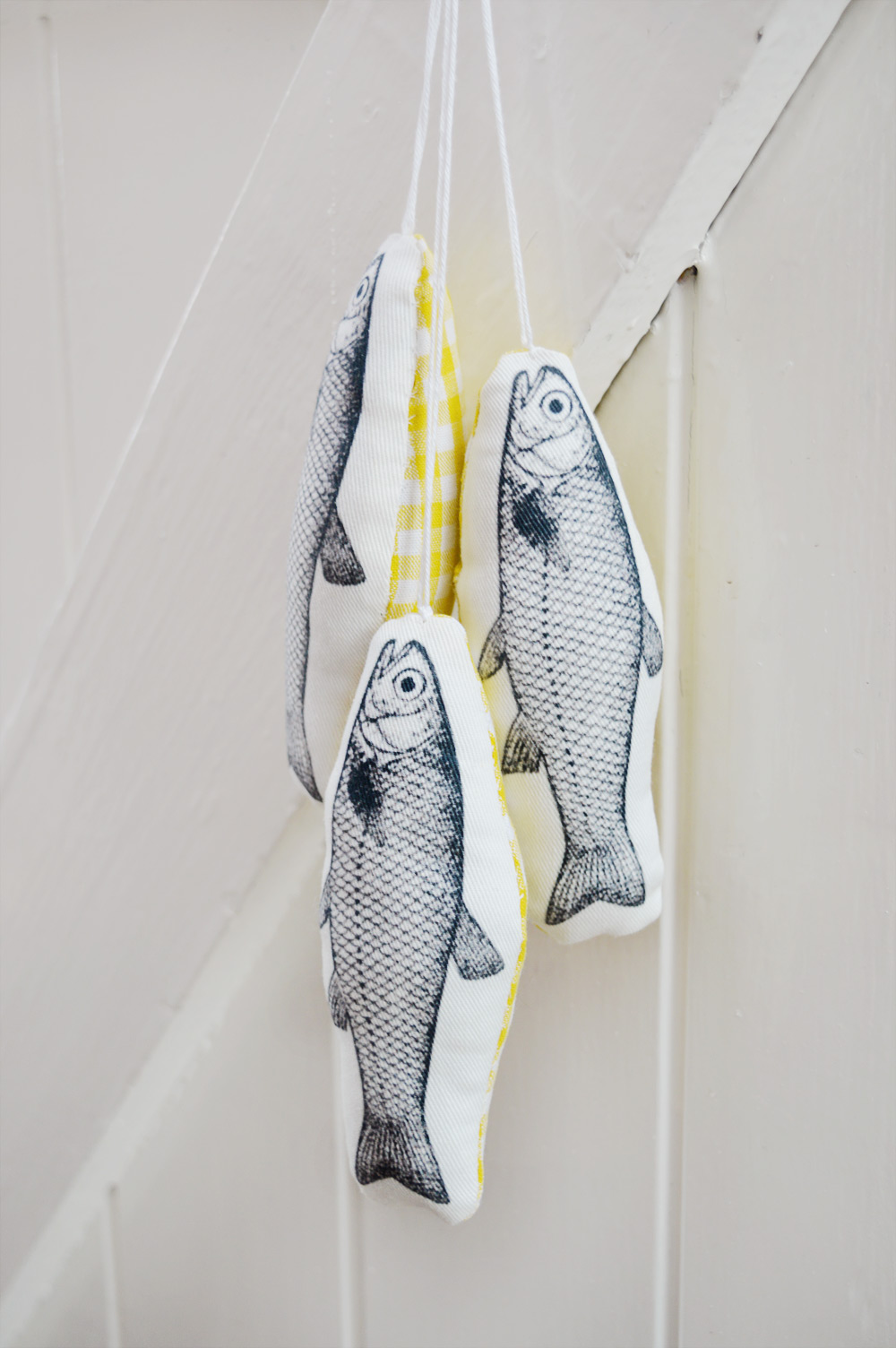 DIY hanging fish decorations