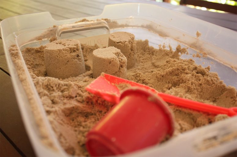 DIY kinetic sand using classic play sand (via liveforless.com.au)