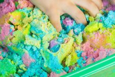 DIY unicorn kinetic sand in rainbow colors with glitter