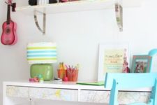 07 IKEA Micke desk sprued up with adhesive paper is an easy idea to personalize it
