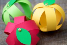 DIY colorful paper strip apples for kids’ games