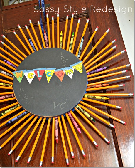 DIY back to school wreath with a chalkboard base, crayons and pencils (via www.the36thavenue.com)