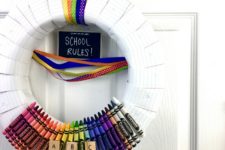 DIY back to school notebook wreath with ombre crayons
