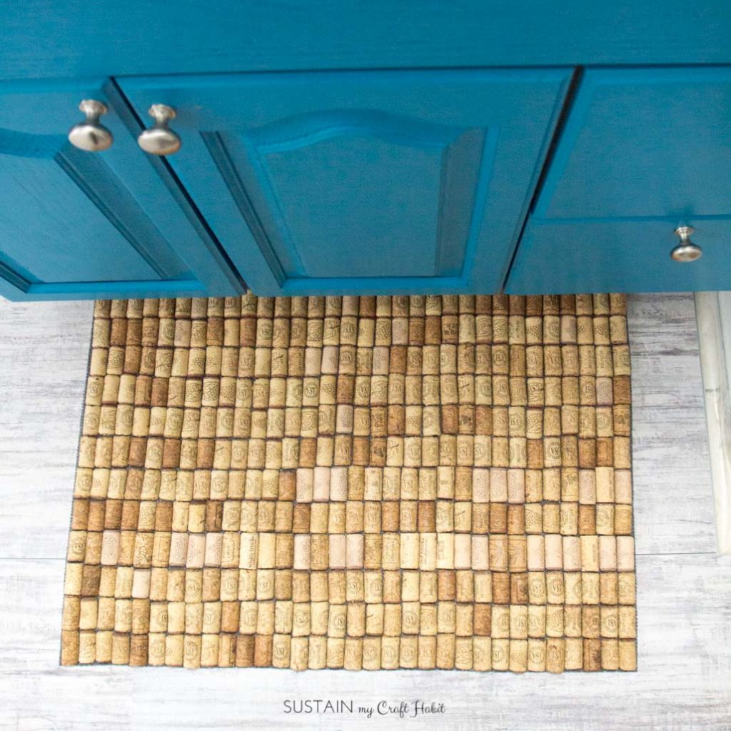 DIY simple wine cork bathroom mat