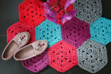 DIY colorful hexagon crochet rug