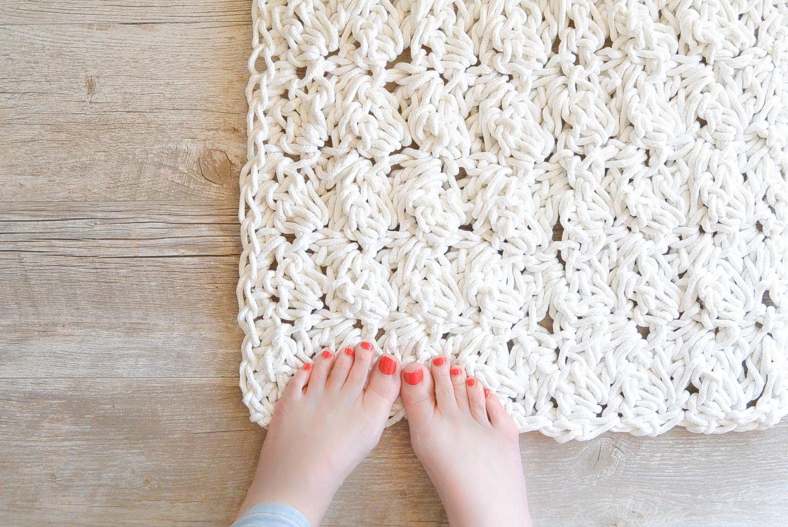DIY rope crochet rug or bath mat