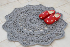 DIY pastel crochet doily rug for vintage spaces