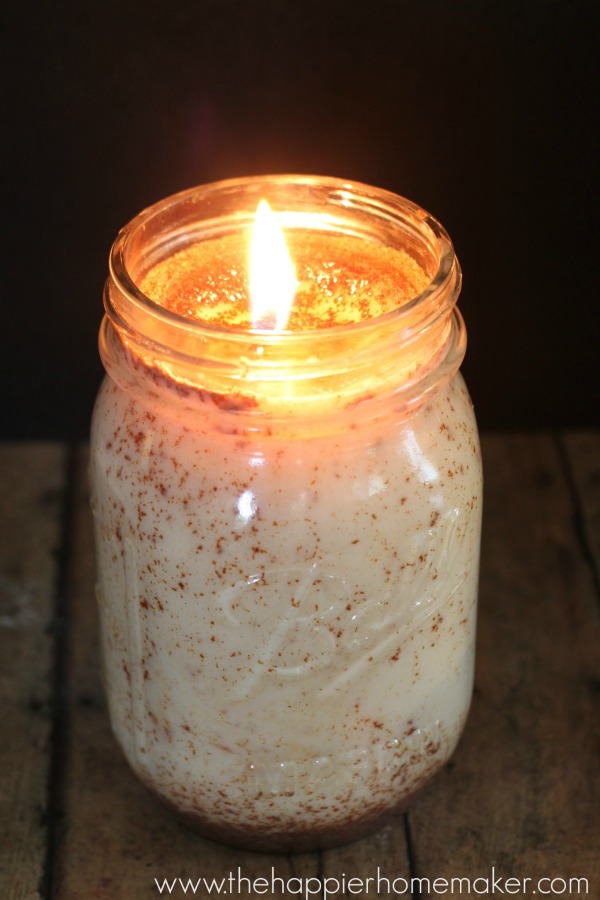DIY fall cinnamon spiced vanilla candle (via www.thehappierhomemaker.com)