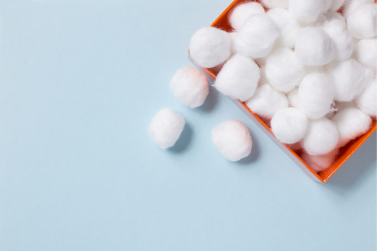DIY cotton pads with essential oils (via www.apartmenttherapy.com)