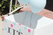 DIY box with gender reveal balloons as a last-minute craft