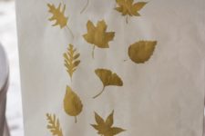DIY paper Thanksgiving table runner with printed leaves