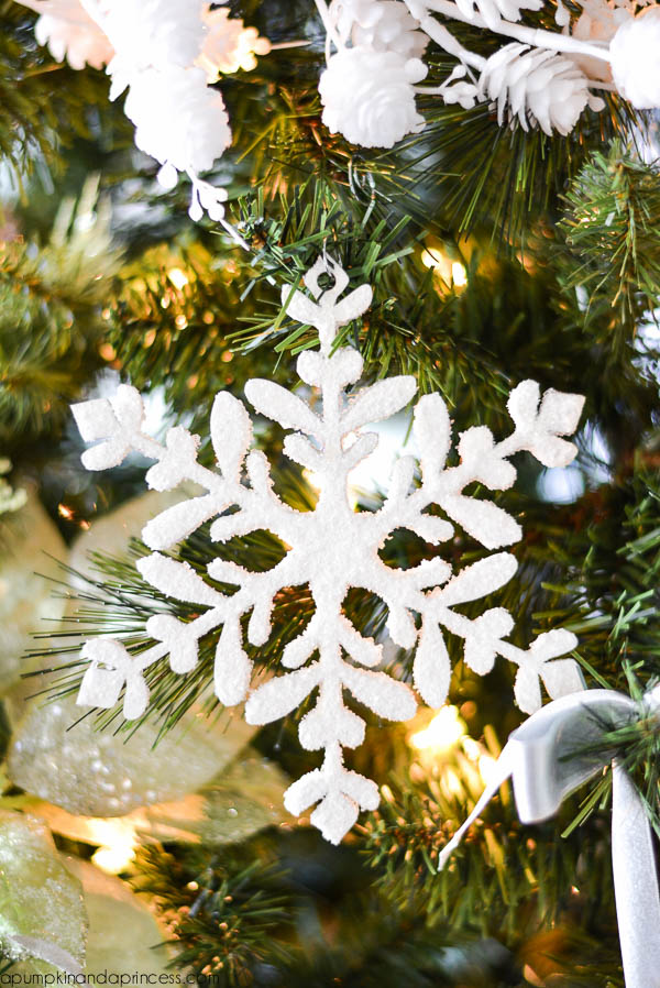 DIY fluffy wooden snowflake Christmas ornament