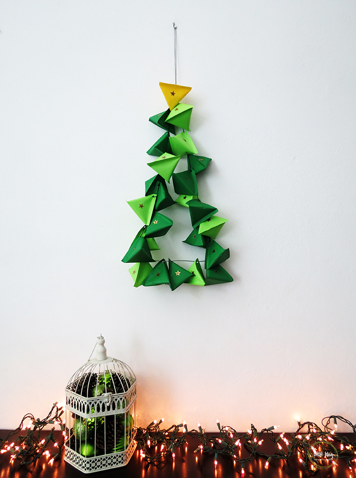 DIY Christmas tree package advent calendar (via www.ohohdeco.com)