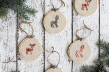 DIY rustic Christmas ornaments with embroidery hoop and colorful deer