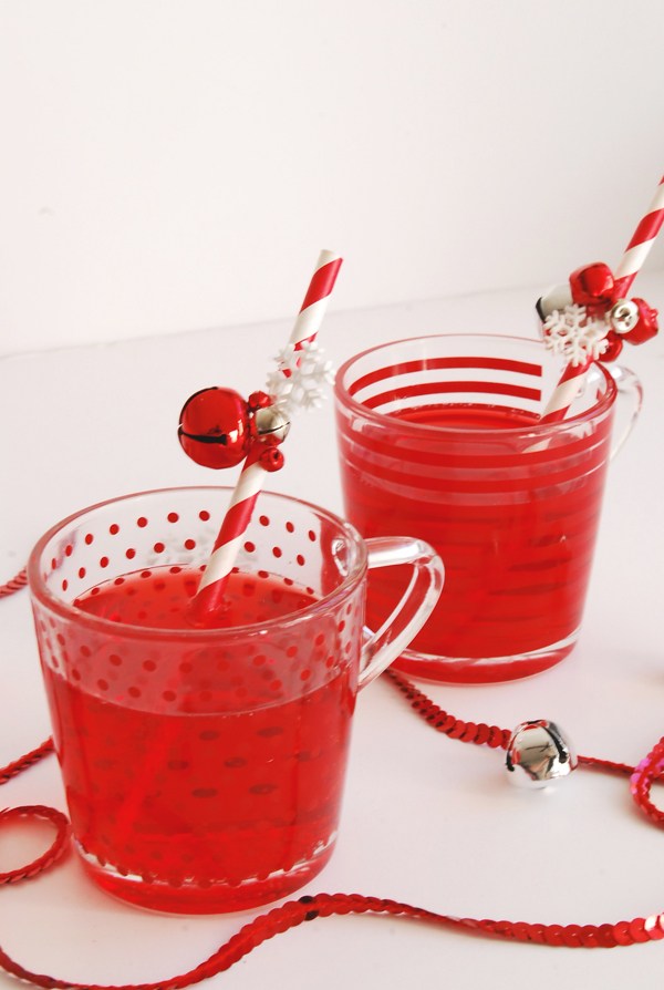 DIY colorful jingle bell straws for Christmas (via theproperblog.com)