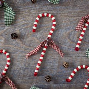 14 DIY Candy Cane Christmas Crafts To Repeat - Shelterness