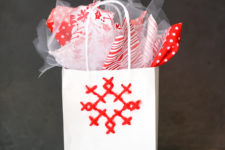 DIY simple cross stitch gift bag for Christmas