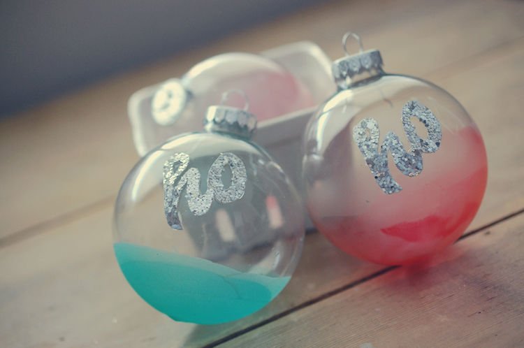 DIY colorful Christmas ombre ornaments with glitter letters (via www.instructables.com)