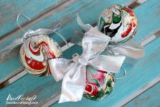 DIY marble Christmas ornaments in traditional holiday colors