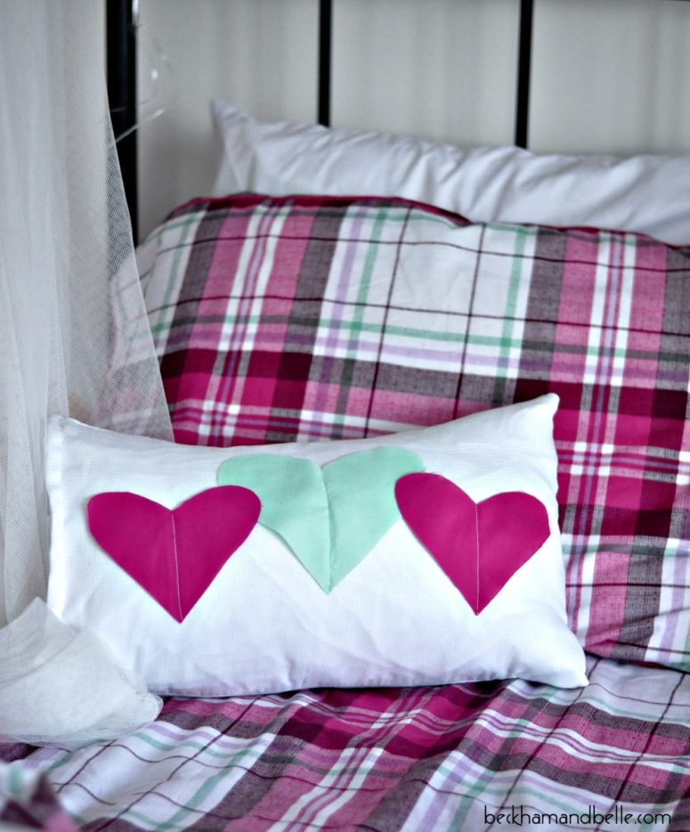 DIY colorful heart applique pillow (via beckhamandbelle.com)