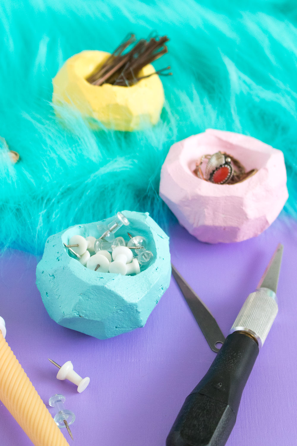 DIY faceted clay bowls to declutter the space