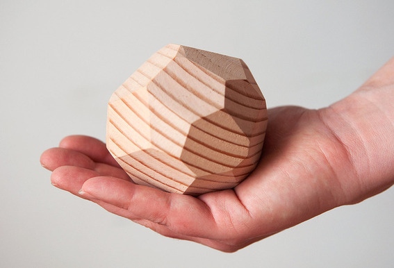 DIY wooden faceted paperweight (via www.curbly.com)