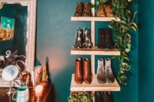 DIY chic wall-mounted wooden shoe shelf