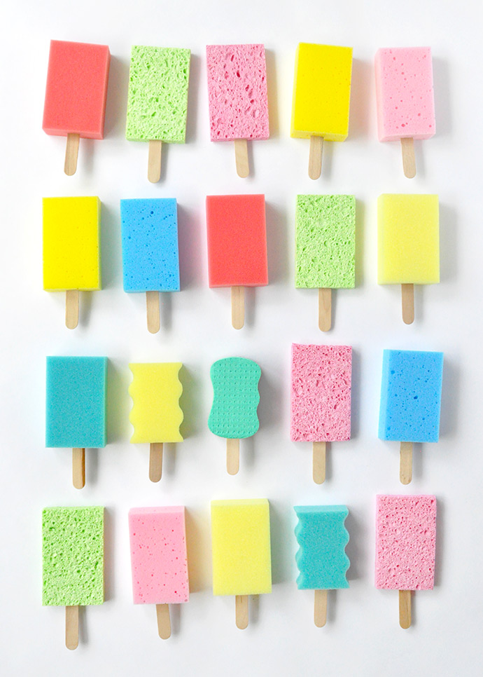DIY dish sponge popsicles for summer playing outdoors