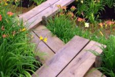 15 such a simple wooden plank garden path can be built very quickly by you yourself