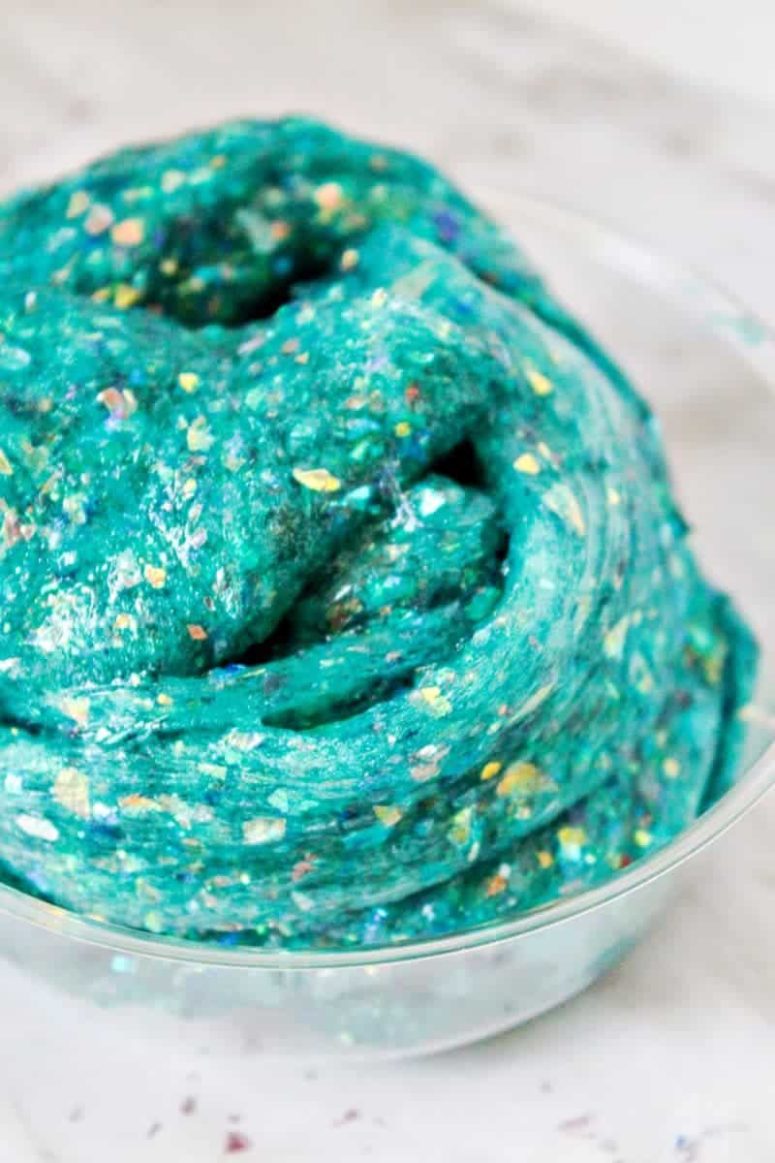 DIY turquoise glitter mermaid slime craft (via crayonsandcravings.com)