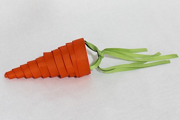 DIY candy carrot cone for Easter treats