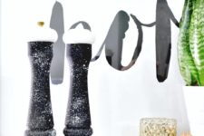 DIY speckled salt and pepper shakers in black and white
