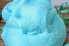 DIY blue cotton candy slime for summer