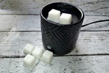 DIY natural wax melts with essential oils