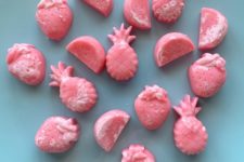 DIY colorful summer wax melts with food coloring and refreshing scents