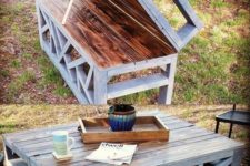DIY convertible pallet coffee table that doubles as a bench