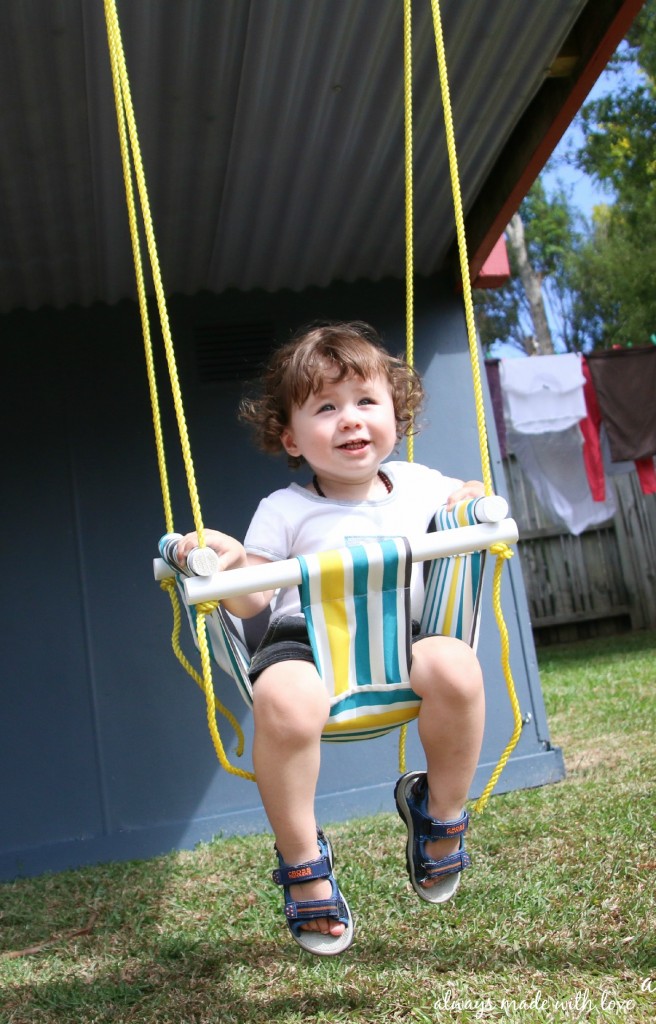 DIY striped toddler swing (via www.alwaysmadewithlove.co.nz)