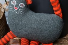 DIY cat plushie or pillow with embroidery