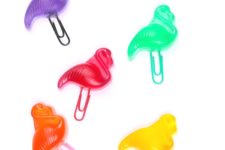 DIY rainbow flamingo paper clips
